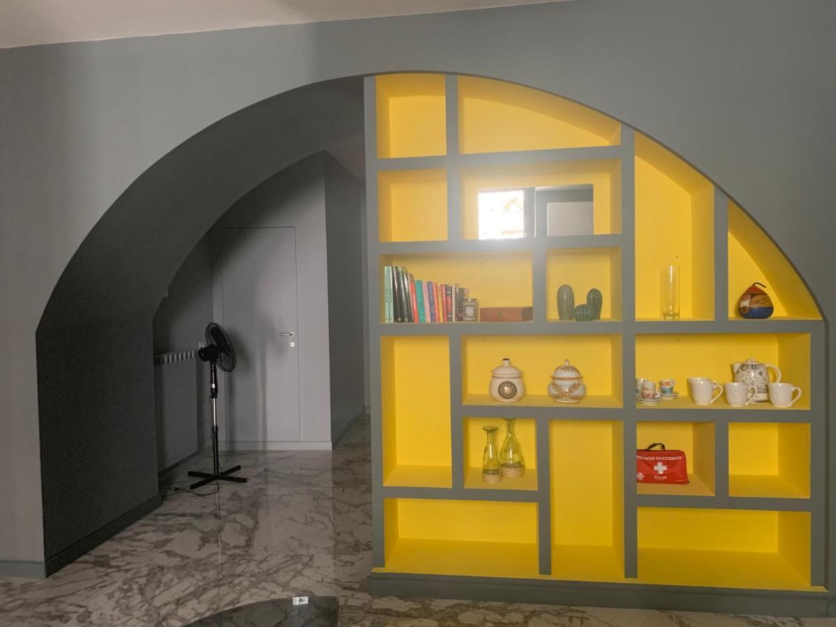 Modern City Center Apartment ベネヴェント エクステリア 写真